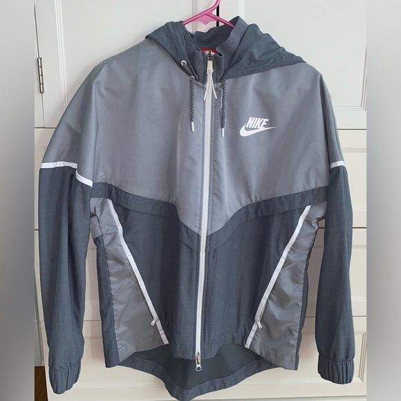 Nike Jackets & Blazers - Nike Women’s Zip Up Jacket